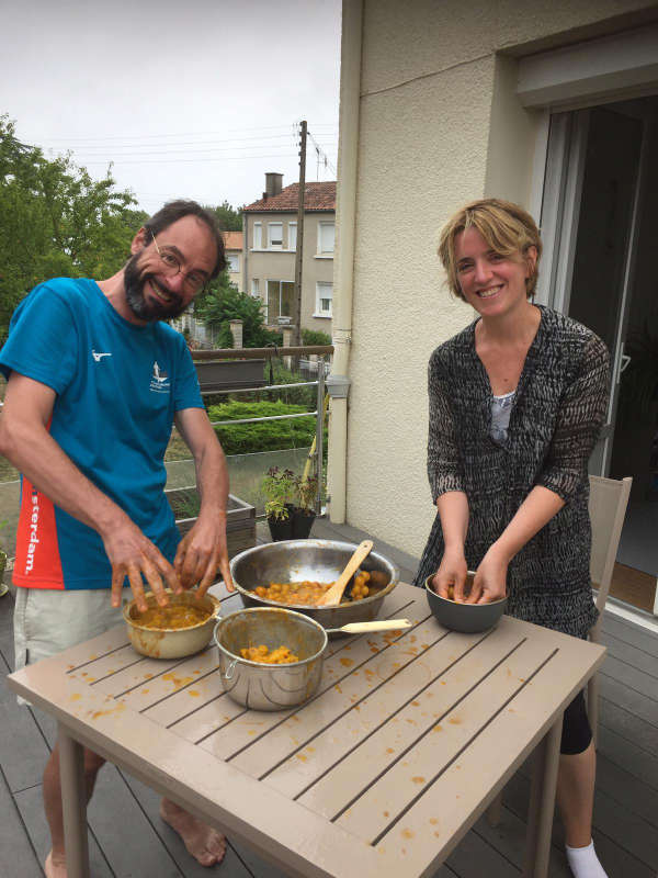 Anais et Fred malaxeurs de mirabelles